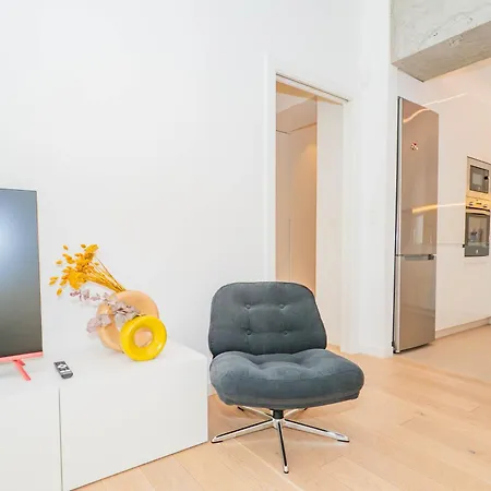 Pi Y Margall Con Parking Gratis By Ybh *